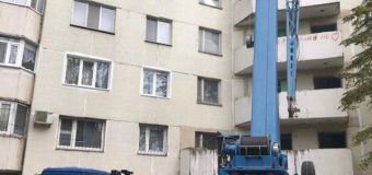 (FOTO) Iată la ce etapă se află lucrările de restabilire a blocului locativ din sectorul Râșcani
