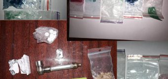 Speluncă de droguri deconspirată de polițiști într-un apartament din sectorul Botanica