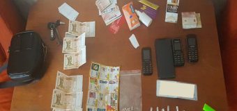 Percheziții într-un apartament din Chișinău. Un bărbat – cercetat pentru circulația ilegală a drogurilor