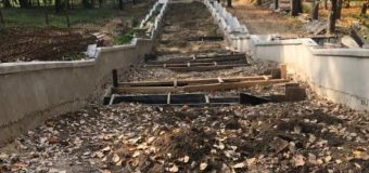 Primăria Chișinău anunță despre reluarea lucrărilor de reconstrucție a unei scări din Parcul „Valea Morilor”