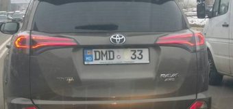 Circula pe străzile din Chișinău cu numărul de înmatriculare a mașinii indescifrabil