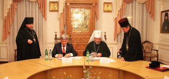 Alexandru Jizdan și Mitropolitul Vladimir au semnat un Acord