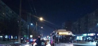 Lucrări de evacuare a zăpezii și combaterea poleiului – pe străzile capitalei