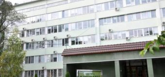 11 angajaţi ai Centrului de sănătate publică – reţinuţi de CNA