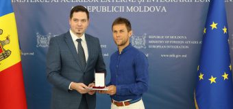 Tenismanul Radu Albot – decorat cu medalia „Meritul Diplomatic”