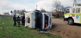 În urma unui accident, o autocisternă s-a inversat pe traseu