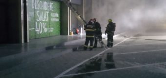 Un incendiu a izbucnit, ieri, la un centru comerciat din Bălți