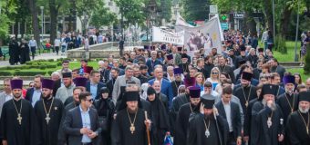 Igor Dodon a participat la Marșul pentru susținerea familiei tradiționale, organizat de Mitropolie