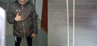 Un minor din Chișinău a sustras un lănțișor din aur și mijloace bănești de la un alt tânăr