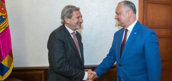 Igor Dodon s-a văzut cu Comisarul European Johannes Hahn. Subiectele puse în discuție!