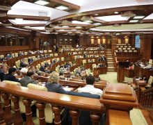 8 deputați și-au depus mandatul