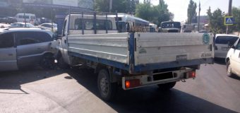 O femeie a fost tamponată mortal de o mașină, în timp ce traversa regulamentar strada