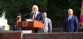 Ministrul Apărării: Este o onoare să le fiu ministru tuturor acestor oameni