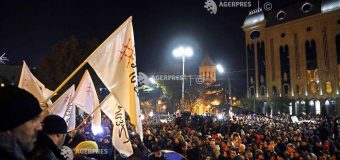 Georgia: Circa 20.000 de manifestanţi au protestat pentru a mări presiunea asupra partidului la putere