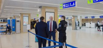 Ministrul Afacerilor Interne împreună cu șeful Poliției de Frontieră, într-o vizită la Aeroportul Internațional Chișinău