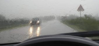 Recomandările Poliției pentru conducătorii auto și pietoni: În legătură cu condițiile meteo nefavorabile