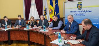 Dodon, la Primăria Chișinău: „I-am îndemnat pe consilierii municipali să-și consolideze eforturile”