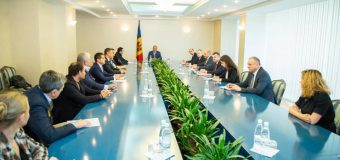 Dodon – la discuții cu șefii celor mai mari rețele de comerț a produselor alimentare din Moldova