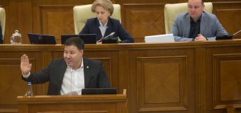 Deputatul: Plahotniuc încearcă să dea jos Guvernul Chicu și să instaureze un alt Guvern, pentru a opri procesul penal în Moldova