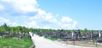 Municipalitatea îndeamnă cetățenii să desfășoare acțiunile de salubrizare în cimitire până la Sărbătorile de Paști