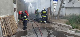Un incendiu a avut loc în curtea unui bloc locativ din Chișinău