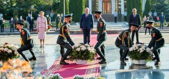 Conducerea țării a depus flori la Complexul Memorial „Eternitate”