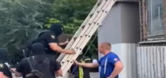 Un bărbat din Chișinău a fost reținut în flagrant pentru tentativă de omor