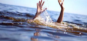 Un minor și-a pierdut viața în timpul scăldatului la un iaz