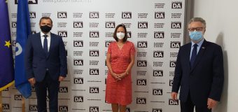 Andrei Năstase a avut o întrevedere cu Ambasadorii Germaniei și Franței în Republica Moldova