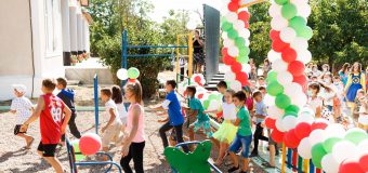 Echipa Partidului „ȘOR” a construit terenuri de joacă pentru copii în alte două sate, în raionul Telenești