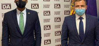 Situația actuală din țară – discutată de Năstase cu Hogan