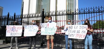 PAS, la Președinție: Am venit să îi spunem lui Igor Dodon să se oprească la timp