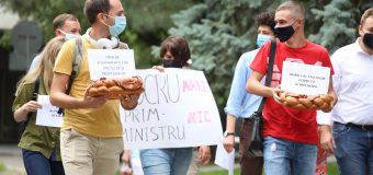 Flashmob la Guvern! PAS: Chicu a sfidat legea aprobată de el și a organizat nunta pentru fecior