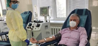 Încă un deputat s-a tratat de COVID-19