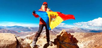 O femeie de afaceri din Republica Moldova a urcat pe cel mai înalt vulcan din lume!