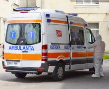 Un medic de pe ambulanță s-a ales cu fractură