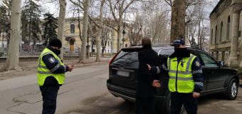 Un bărbat a amenințat ofițerii INSP cu un cuțit, în centrul capitalei