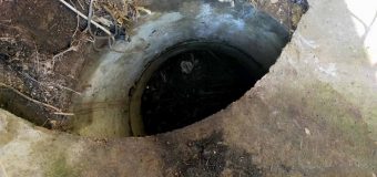 Un bărbat a căzut într-o gură de canalizare pe o stradă din Chișinău