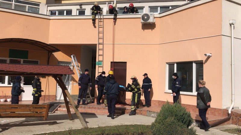 Un minor în vârstă de 2 anișori a decedat în urma căderii de la înălțime