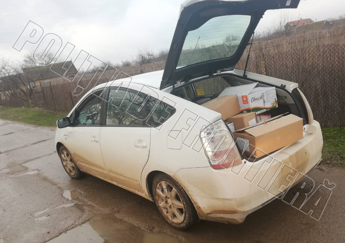 Un moldovean a încercat să introducă în țară 150 kg de fructe uscate și alune, fără acte