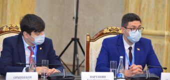 Doi deputați din Parlamentul Repulicii Moldova au participat la monitorizarea referendumului din Kîrgîzstan