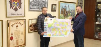 Un deputat a donat muzeului Parlamentului Republicii Moldova Harta României Mari