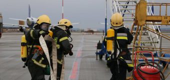 60 de salvatori și pompieri cu 15 autospeciale de intervenție se află la Aeroportul Internațional Chișinău