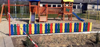 Încă două terenuri de joacă au fost construite de echipa Partidului „ȘOR” în două localități din țară