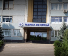 Ex-directorul Fabricii de Sticlă din Chișinău: Fabrica se privatizează nu pentru a fi renovată, dar pentru a fi distrusă