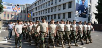 Militarii Armatei Naționale se pregătesc pentru parada de Ziua Independenței