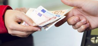 O avocată – reținută de CNA pentru pretinderea unei mite de 1050 de euro