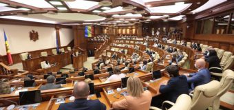 Trei proiecte de legi au fost propuse de Comuniști și Socialiști la ședința Parlamentului