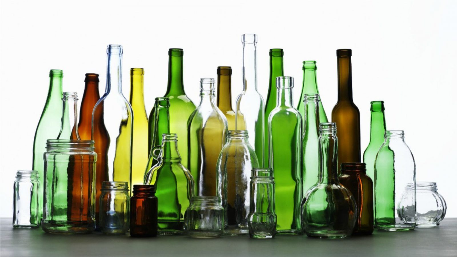 (INTERVIU) Alexandru Palii, director comercial din cadrul Fabricii de Sticlă din Chişinău: „Conform Directivei UE, până în anul 2030 pe întreg spaţiul Shengen ambalajul din plastic trebuie să fie înlocuit cu ambalaj de sticlă”