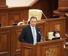 Achitarea salariului, indemnizațiilor și compensațiilor deputatului Denis Ulanov a fost suspendată din cauza absențelor nemotivate